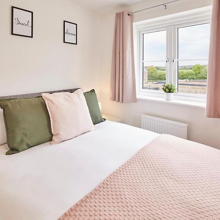 Host & Stay - Cayton Bay Cottage Екстериор снимка