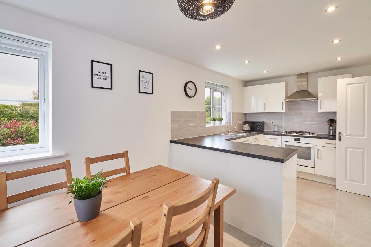Host & Stay - Cayton Bay Cottage Екстериор снимка