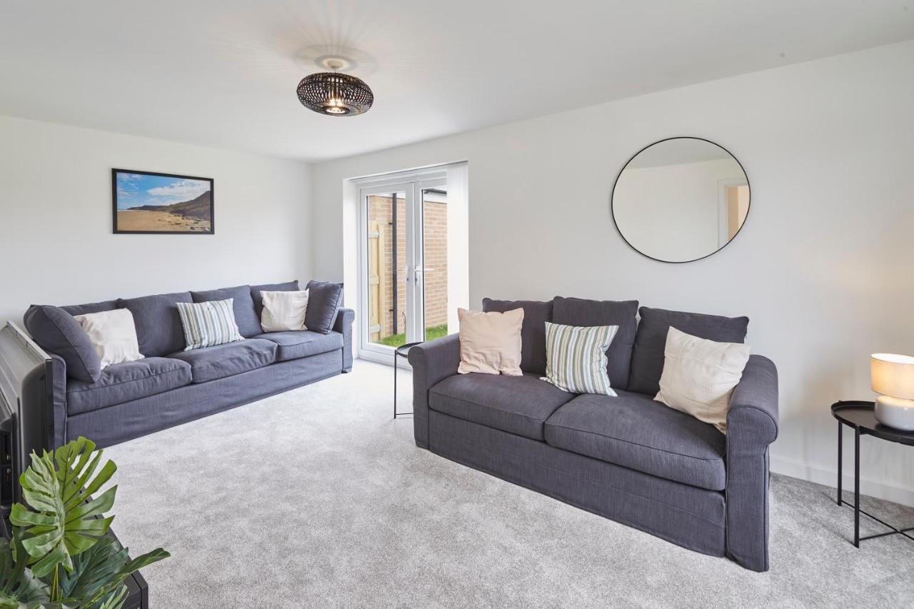 Host & Stay - Cayton Bay Cottage Екстериор снимка