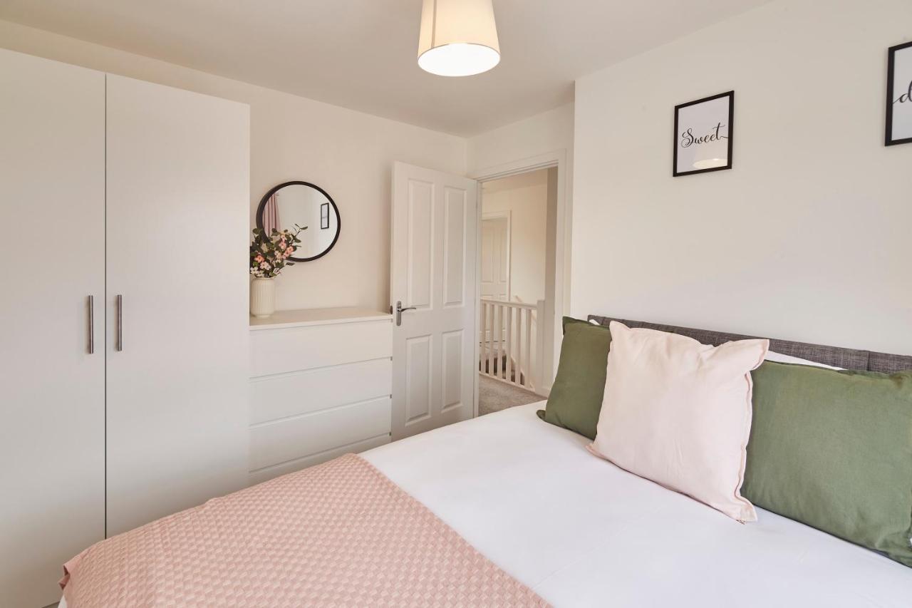 Host & Stay - Cayton Bay Cottage Екстериор снимка