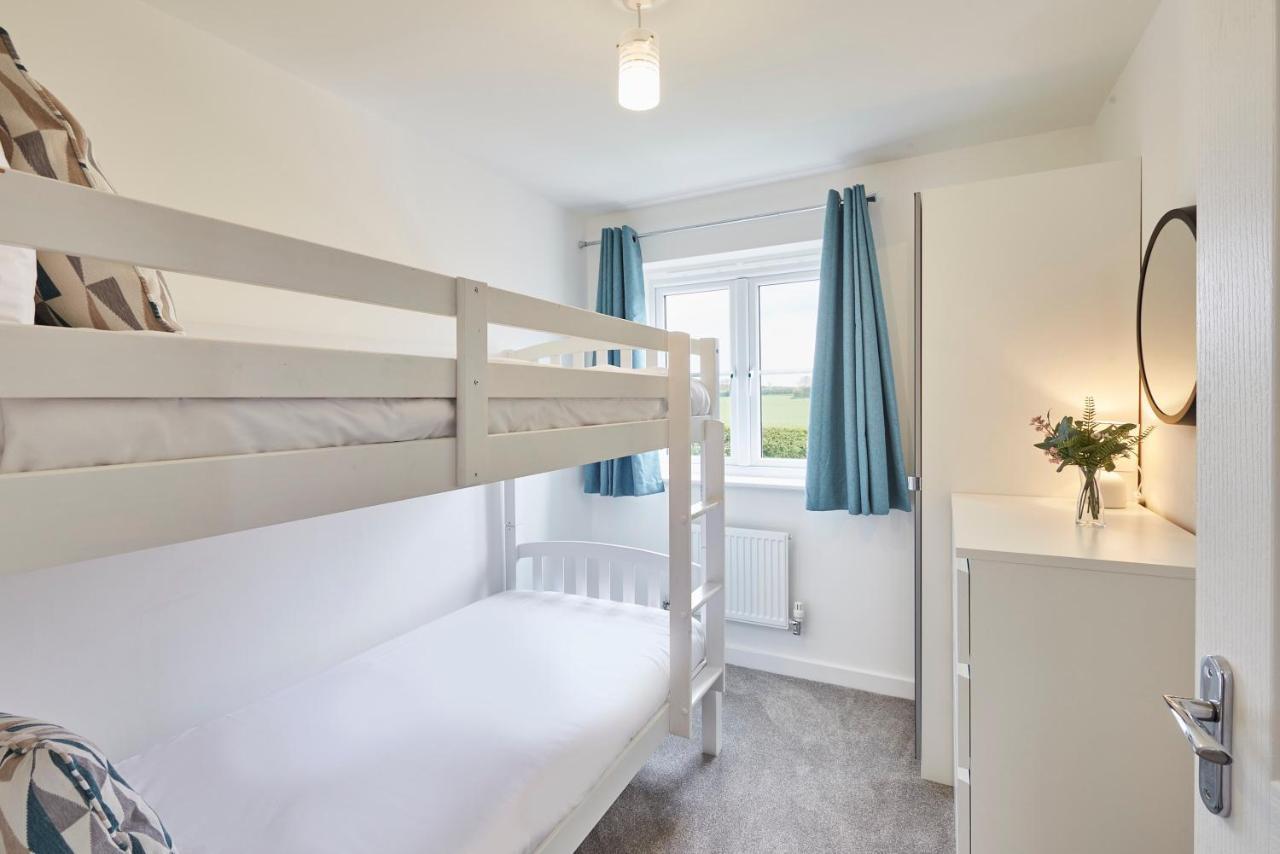 Host & Stay - Cayton Bay Cottage Екстериор снимка