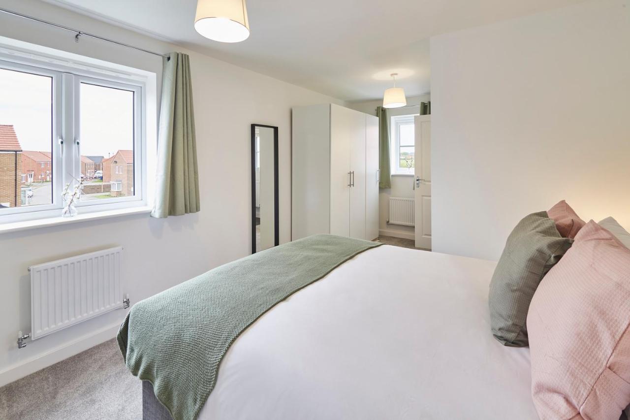 Host & Stay - Cayton Bay Cottage Екстериор снимка